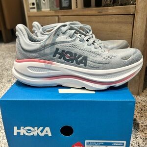 Hoka Bondi 9 Wide in Mineral  Blue and Pink